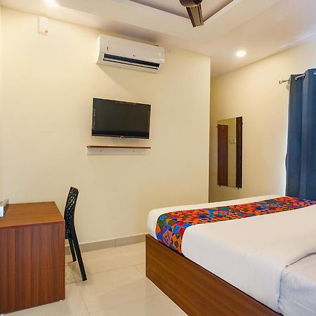 Fabhotel Air Live - Nr Begumpet Metro Station Hyderabad Bagian luar foto