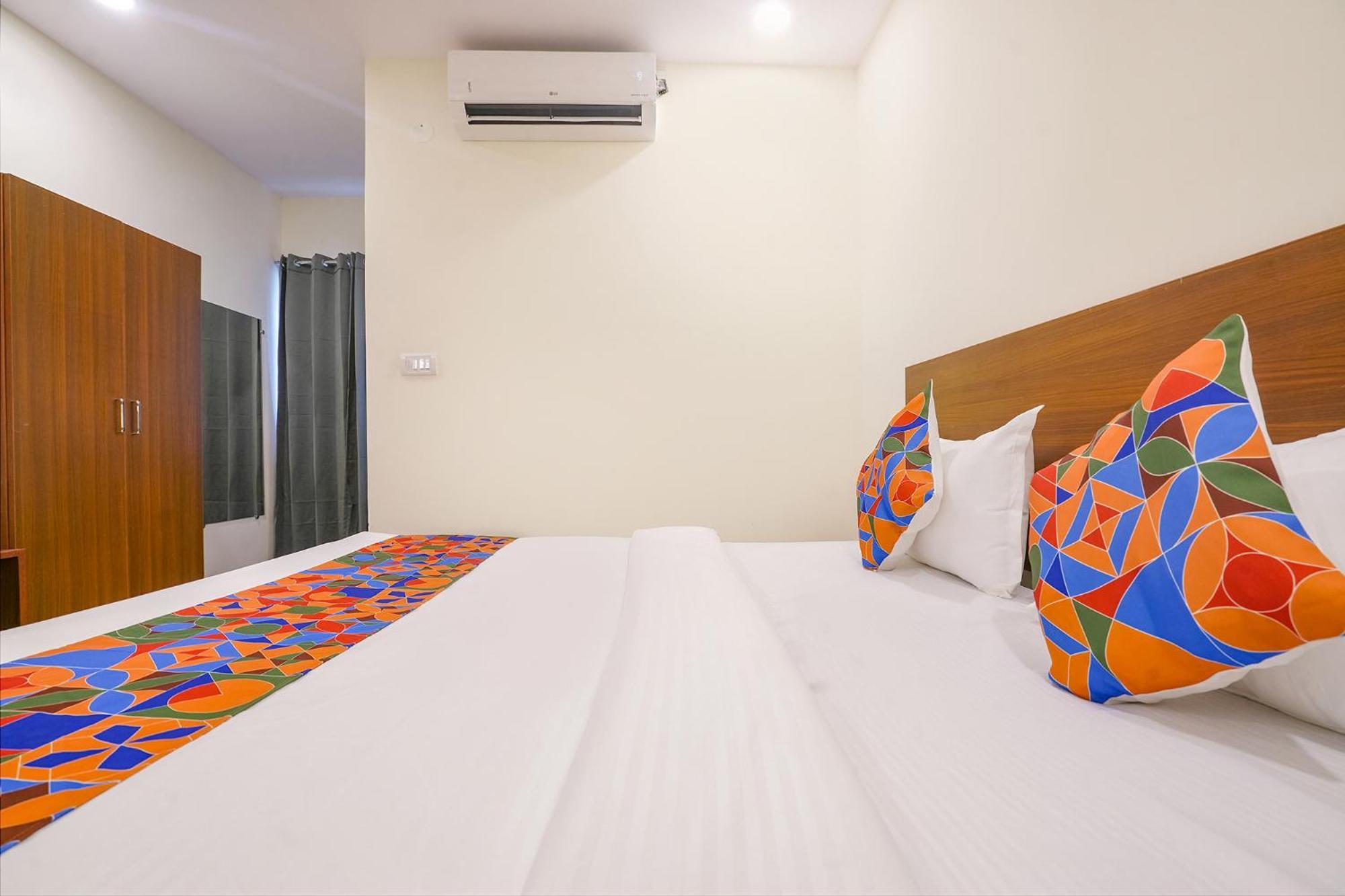 Fabhotel Air Live - Nr Begumpet Metro Station Hyderabad Bagian luar foto