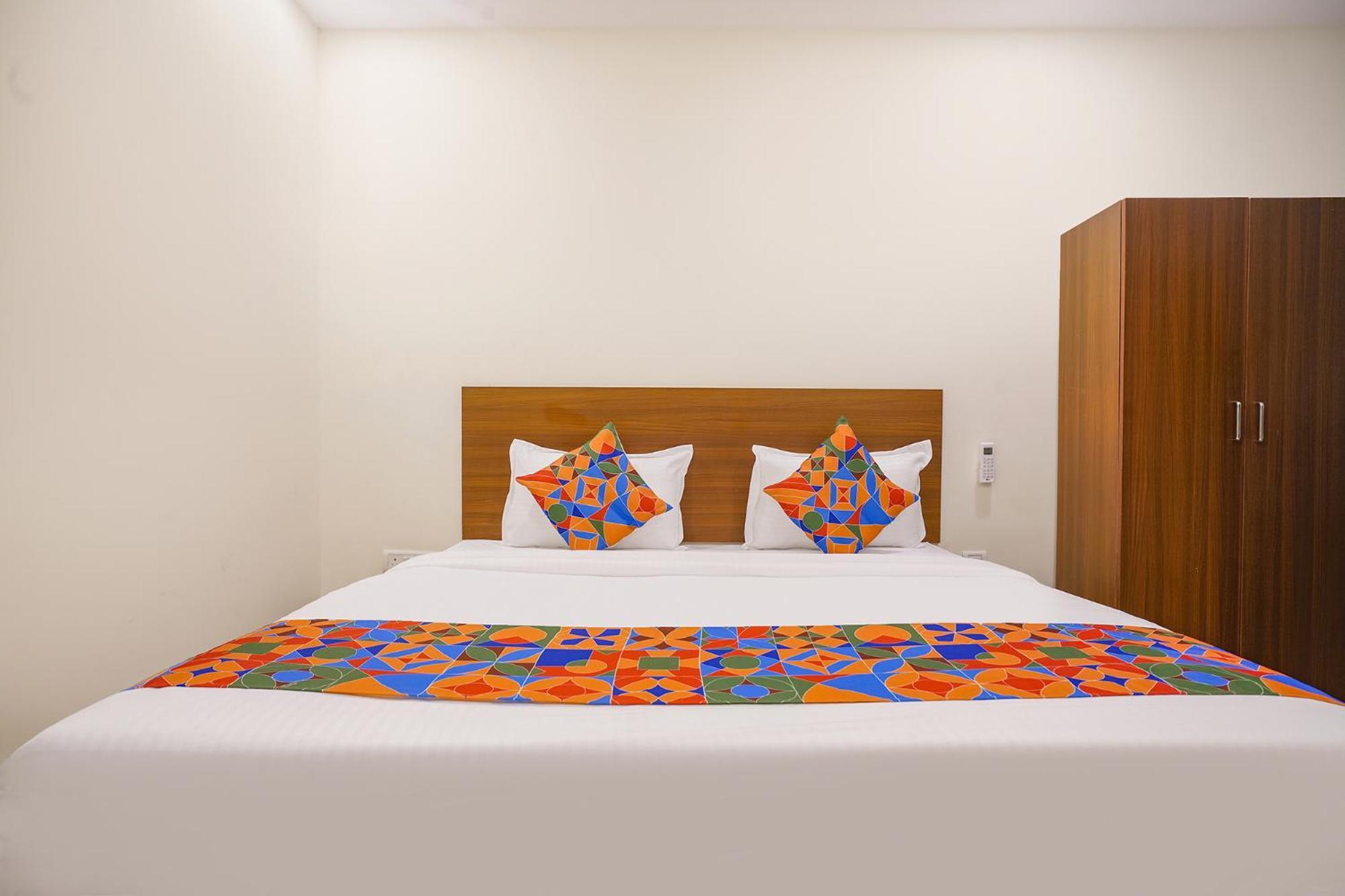 Fabhotel Air Live - Nr Begumpet Metro Station Hyderabad Bagian luar foto